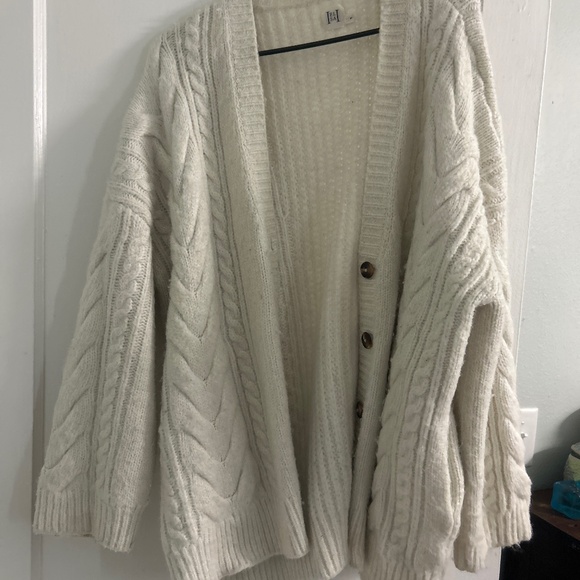 Helsa Serena cable cardigan